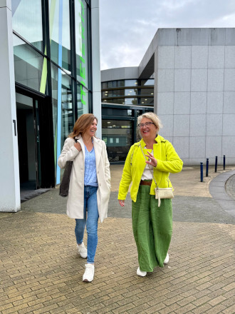 Links op de foto: Joke, rechts: Diny